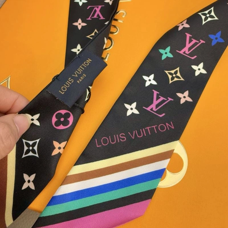 Louis Vuitton Silk Practical 272573