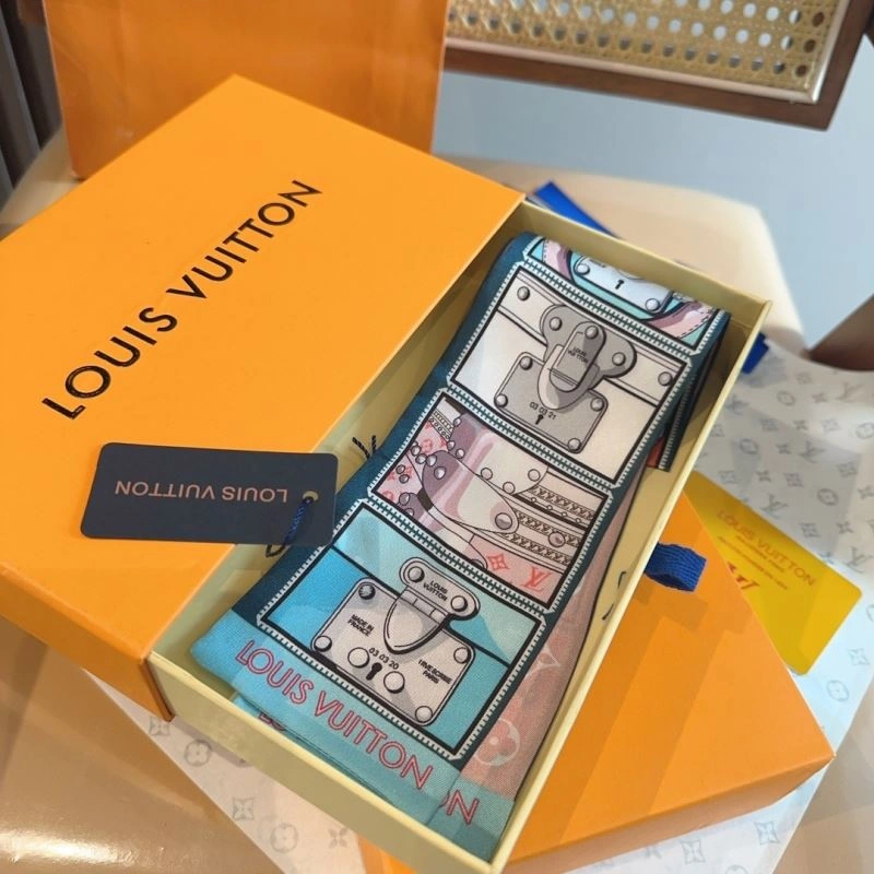 Louis Vuitton Silk MultiPurpose 272544