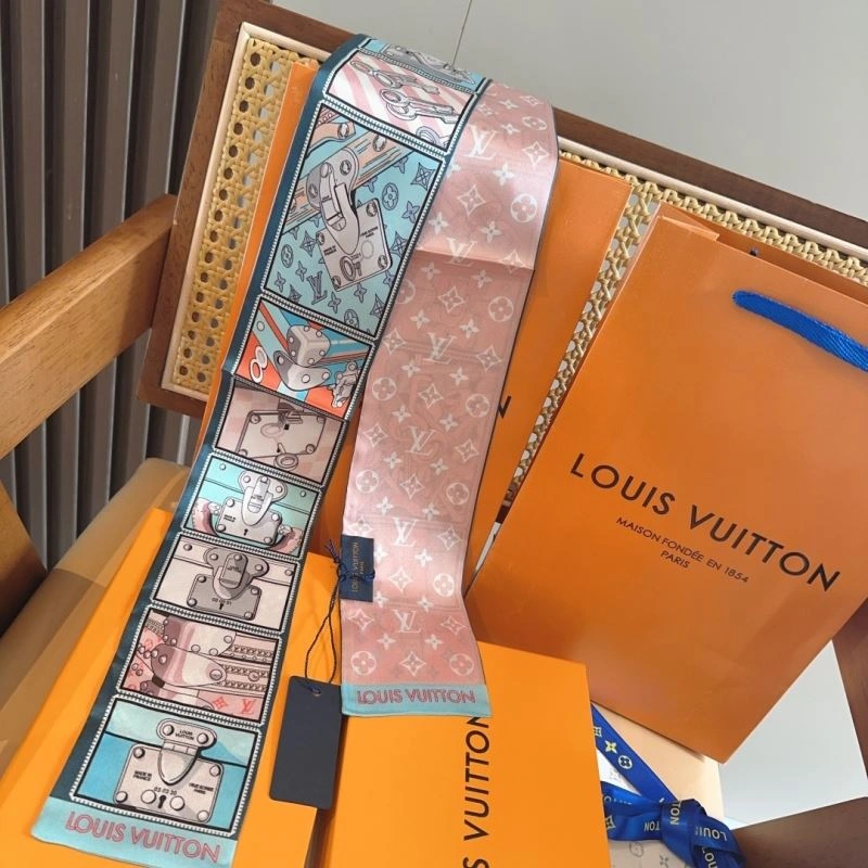 Louis Vuitton Silk MultiPurpose 272544
