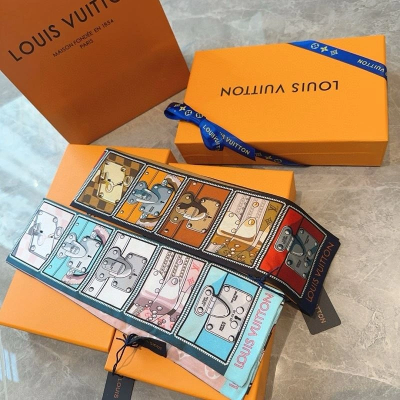 Minimalist Louis Vuitton Silk 272547