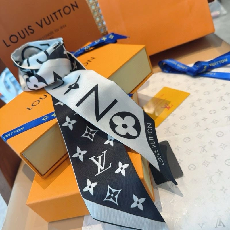 Louis Vuitton Silk Timeless 272548