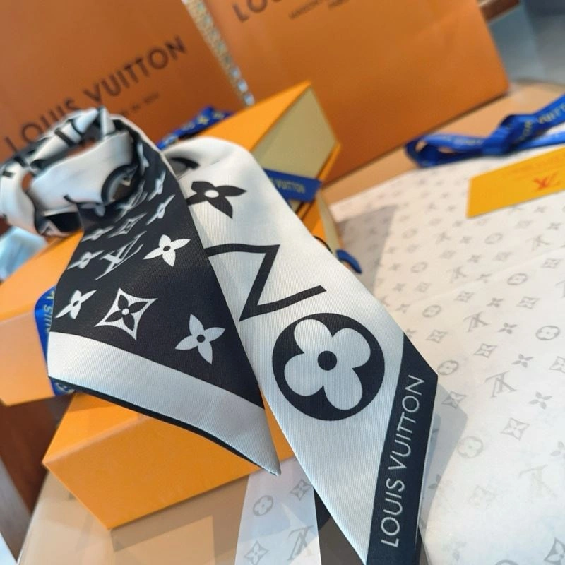 Louis Vuitton Silk Timeless 272548