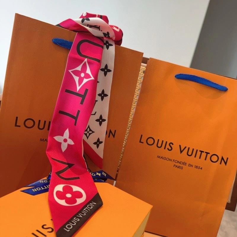 UrbanChic Louis Vuitton Silk 272541