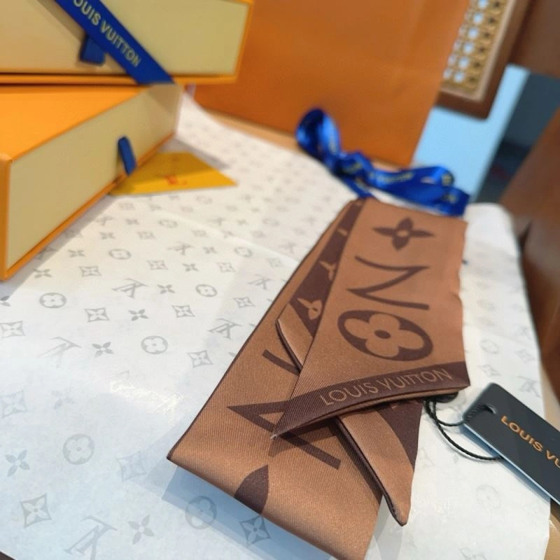 Louis Vuitton Silk Fashionable 272551
