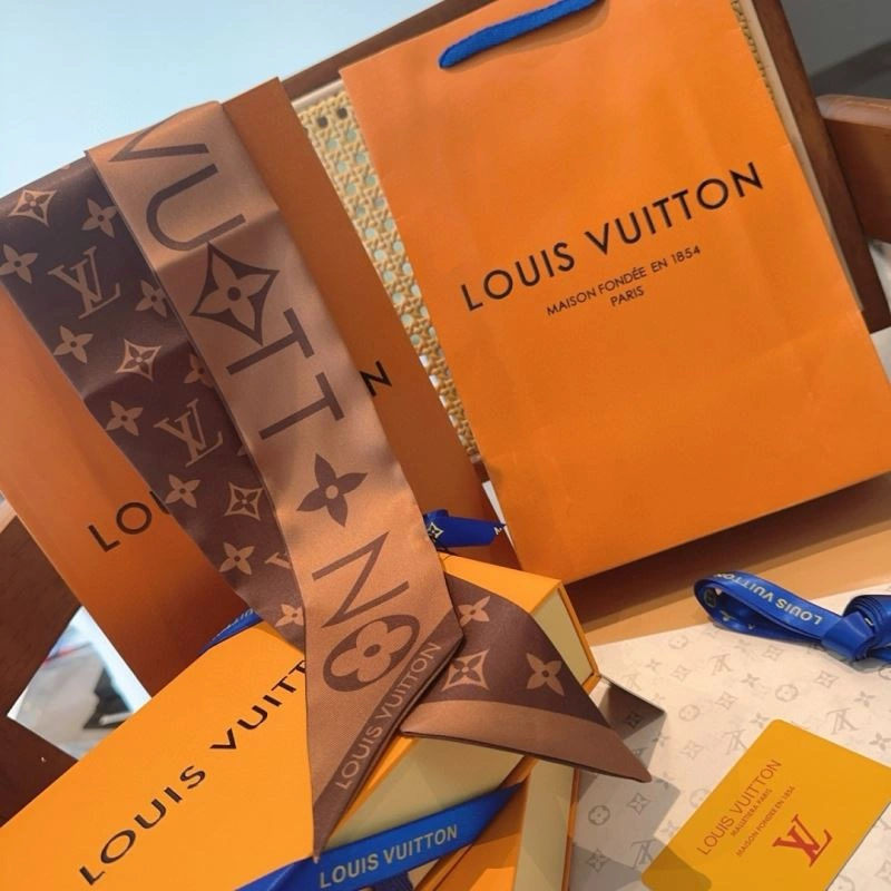 Louis Vuitton Silk Fashionable 272551