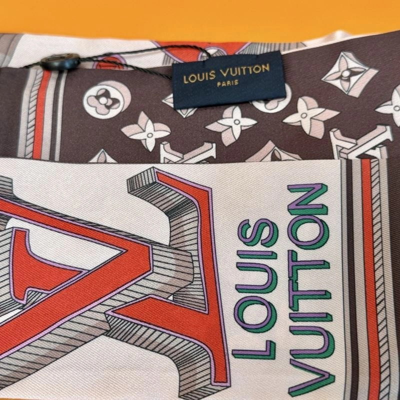 Louis Vuitton Silk TimelessDesign 272554