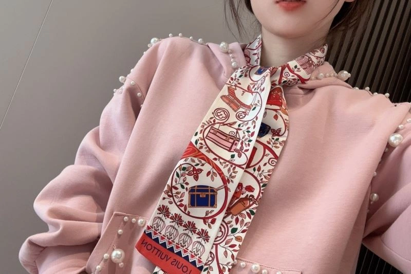 MultiPurpose Louis Vuitton Silk 272563