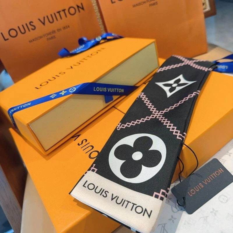 Louis Vuitton Silk ComfortFit 272556