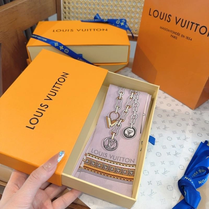MultiPurpose Louis Vuitton Silk 272553