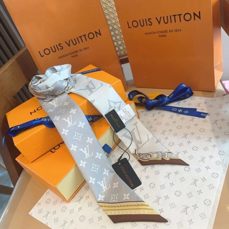 Louis Vuitton Silk WeatherProof 272568