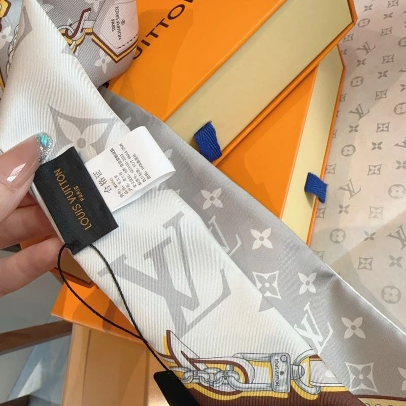 Louis Vuitton Silk WeatherProof 272568
