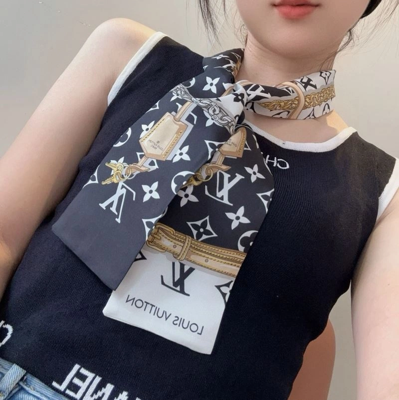 Unique Louis Vuitton Silk 272549