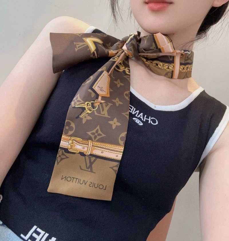 Elegant Louis Vuitton Silk 272564
