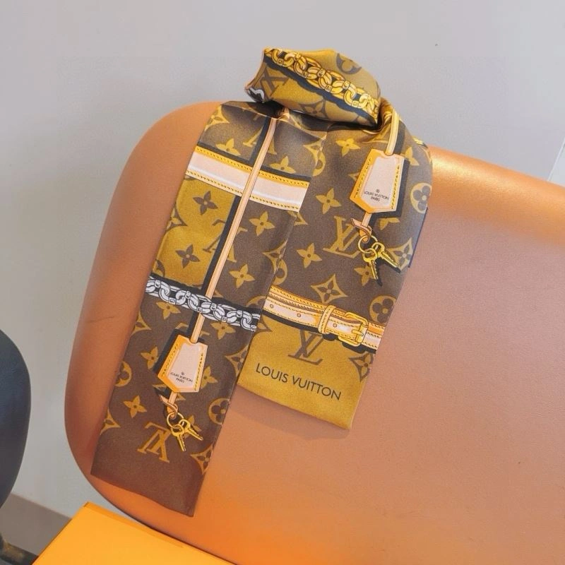 Elegant Louis Vuitton Silk 272564