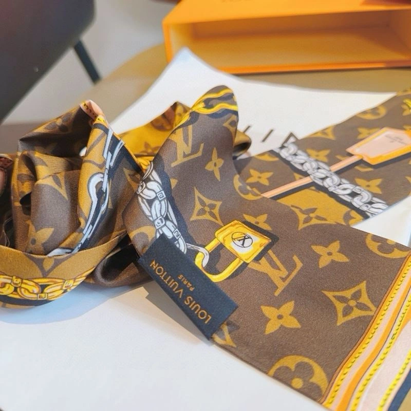 Elegant Louis Vuitton Silk 272564