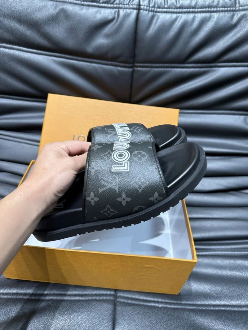 Louis Vuitton Slippers Refined 30711