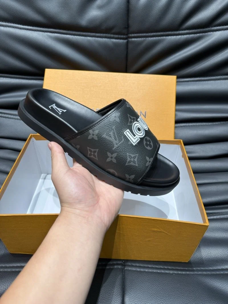 Louis Vuitton Slippers Refined 30711