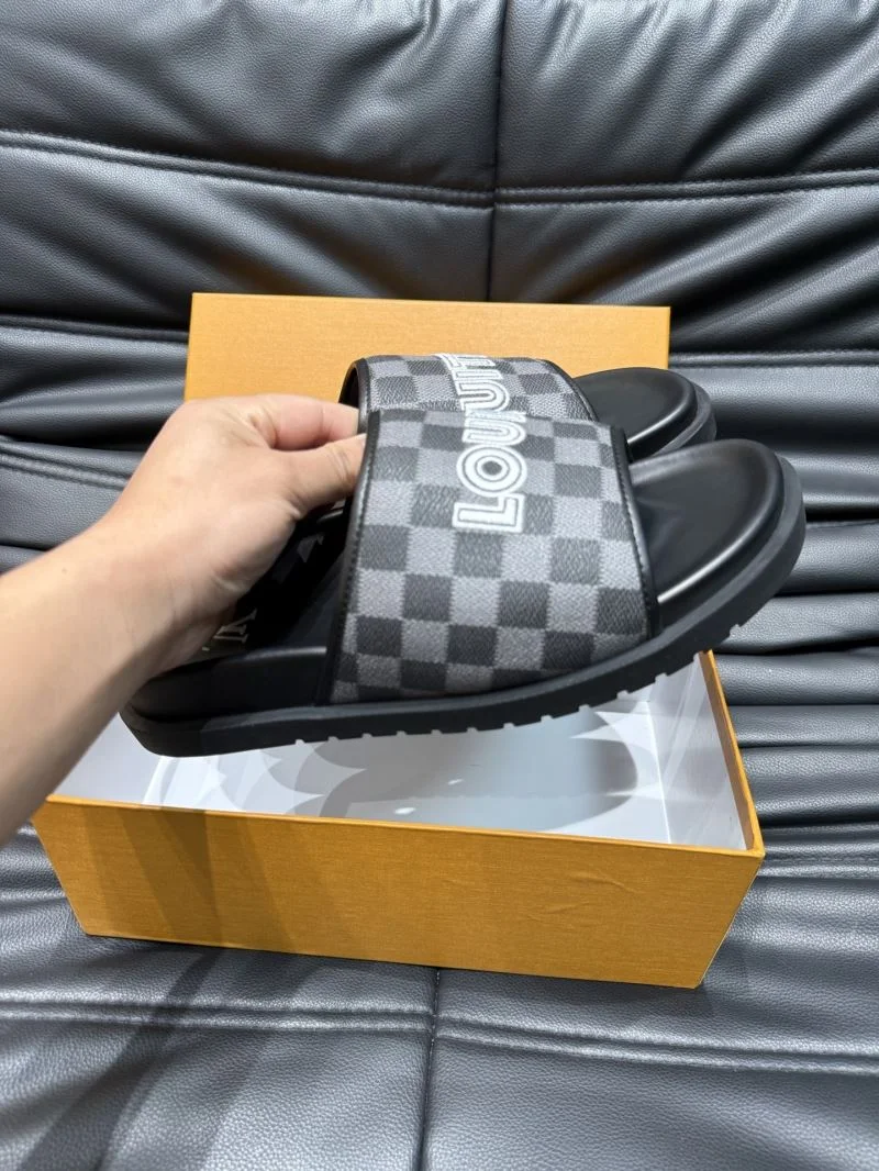 MoistureWicking Louis Vuitton Slippers 30721