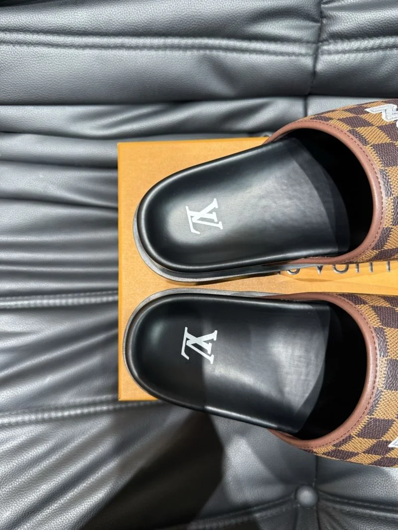 Louis Vuitton Slippers Sophisticated 30708
