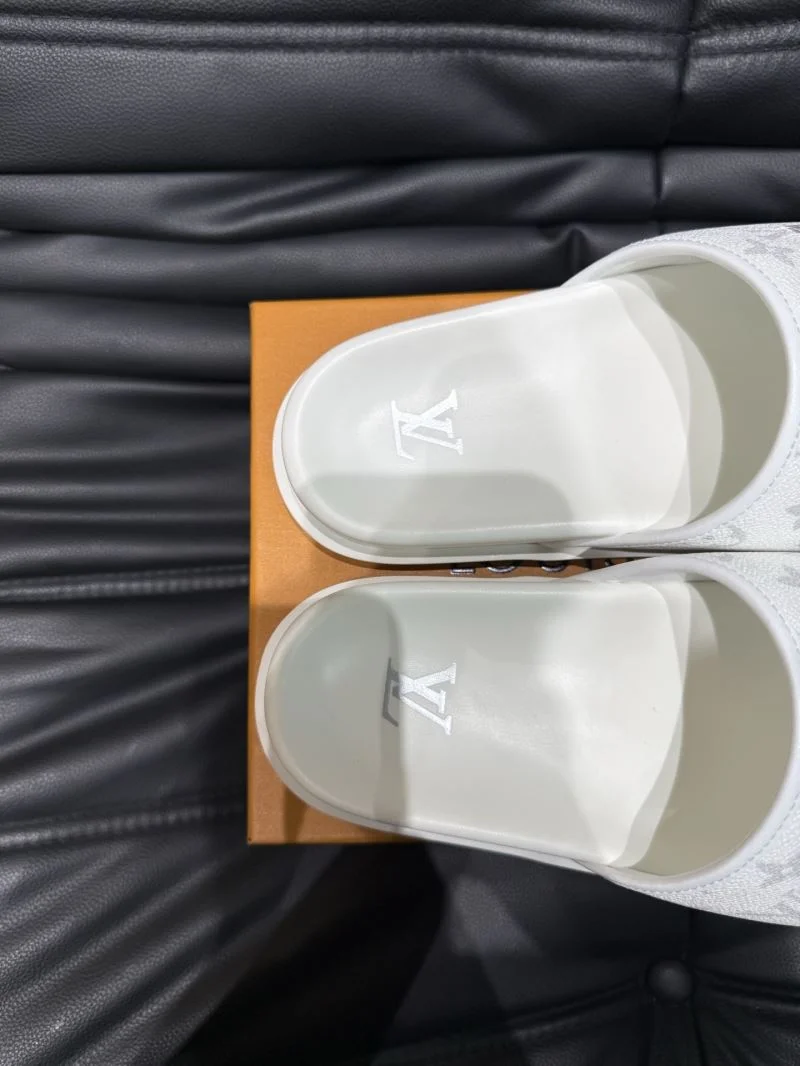MoistureWicking Louis Vuitton Slippers 30713