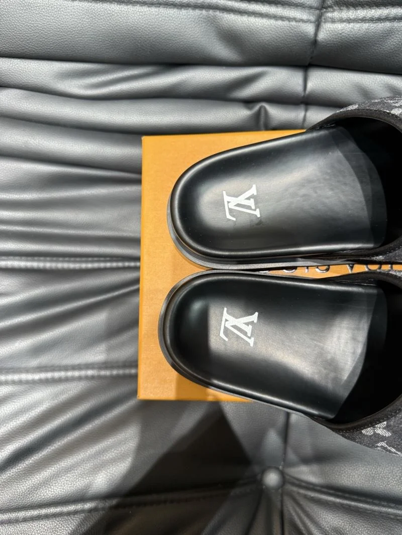 Snug Louis Vuitton Slippers 30714