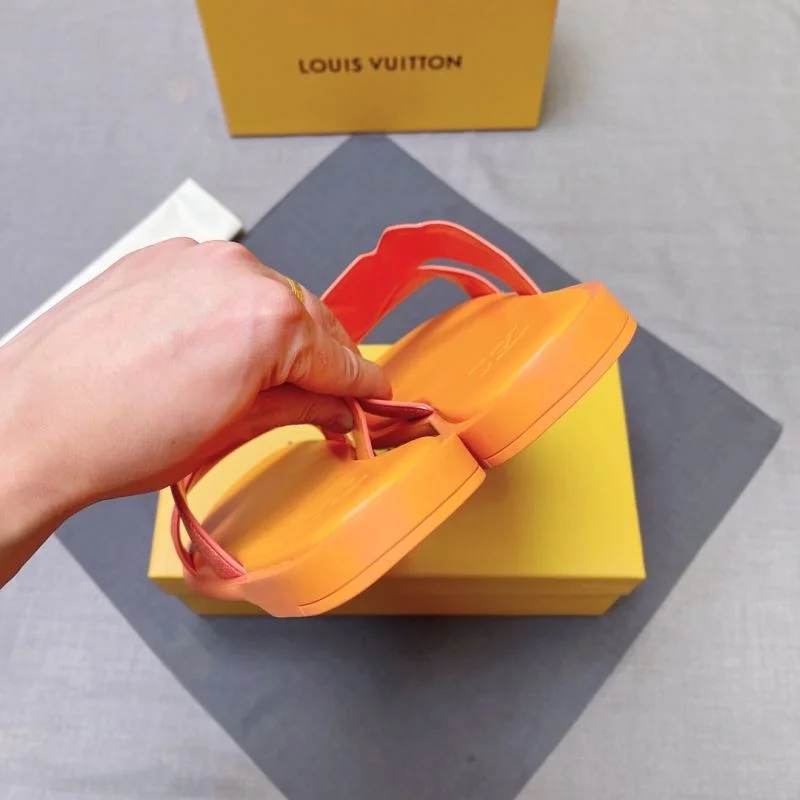 Louis Vuitton Slippers Unisex 30677