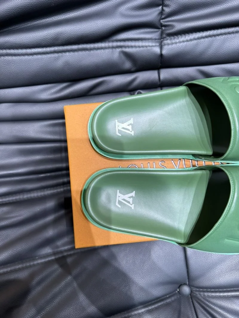 Casual Louis Vuitton Slippers 30656