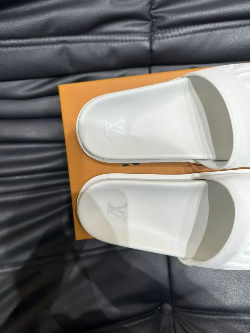 Louis Vuitton Slippers MoistureWicking 30657