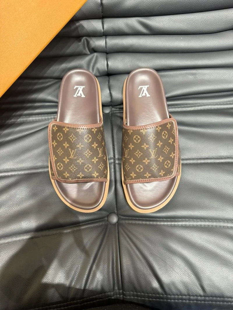 Sleek Louis Vuitton Slippers 30650
