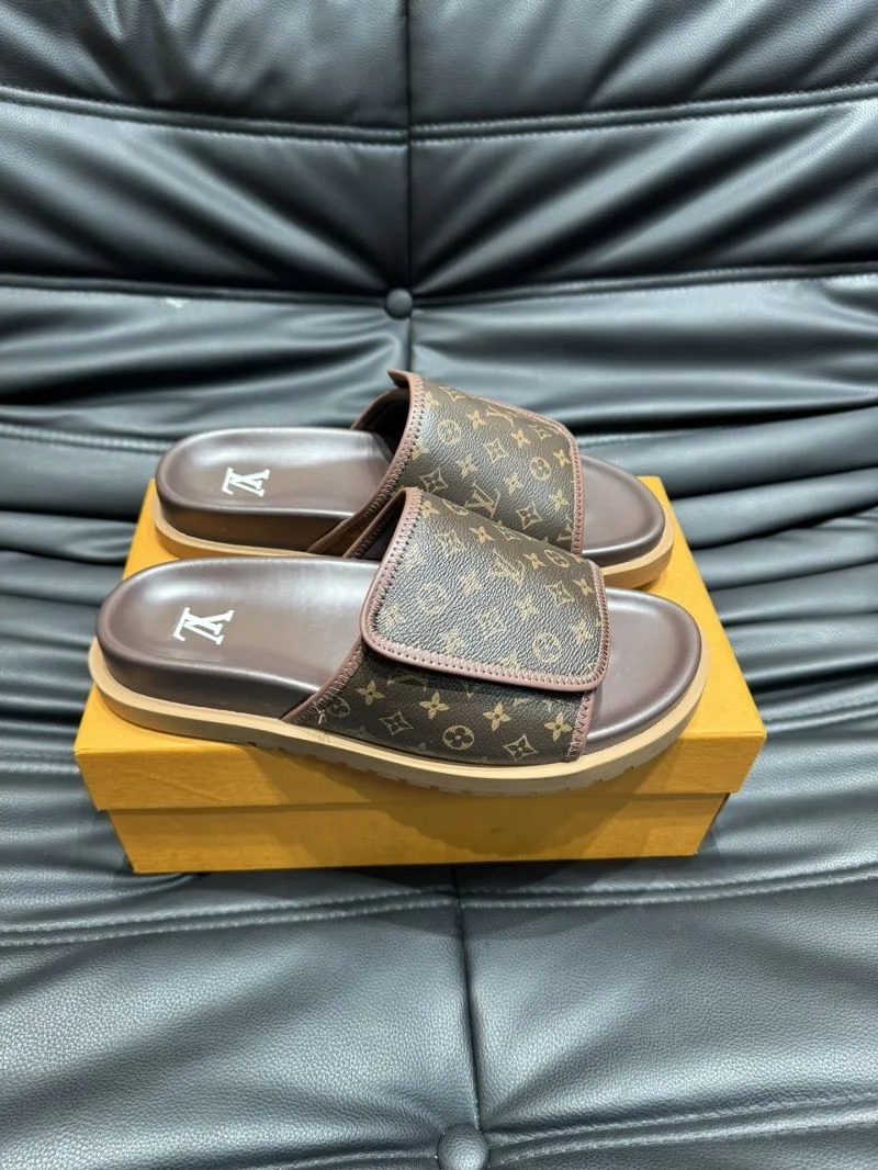 Sleek Louis Vuitton Slippers 30650