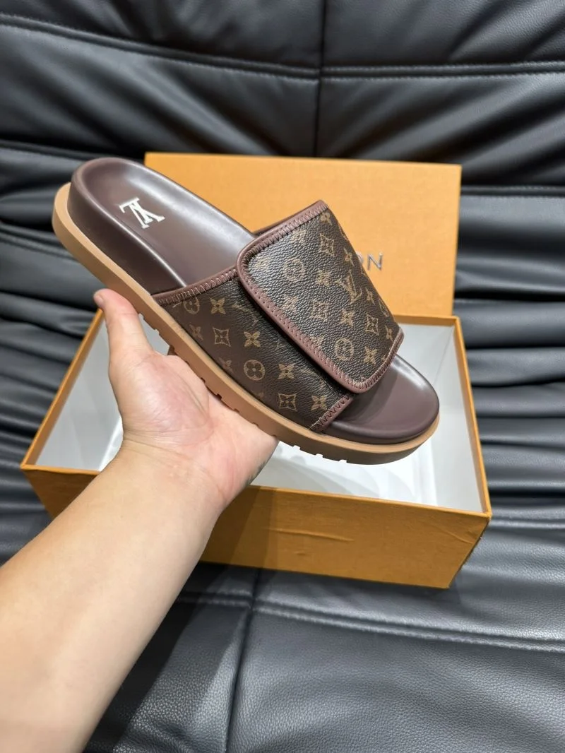Sleek Louis Vuitton Slippers 30650