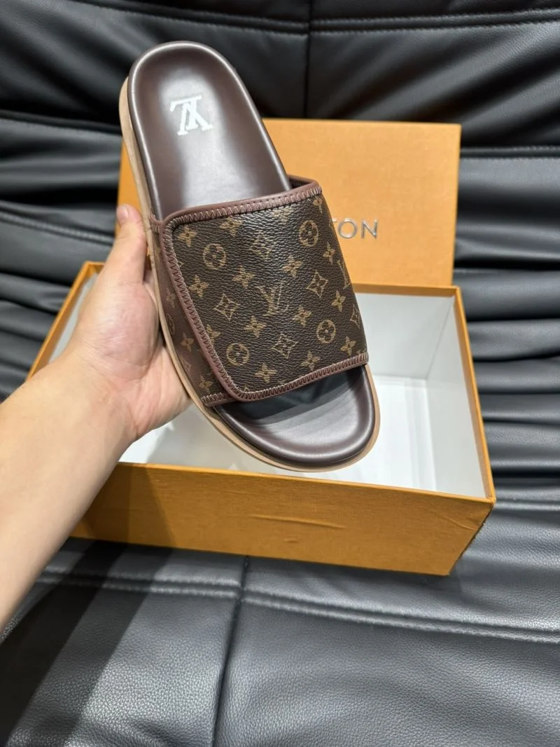 Sleek Louis Vuitton Slippers 30650