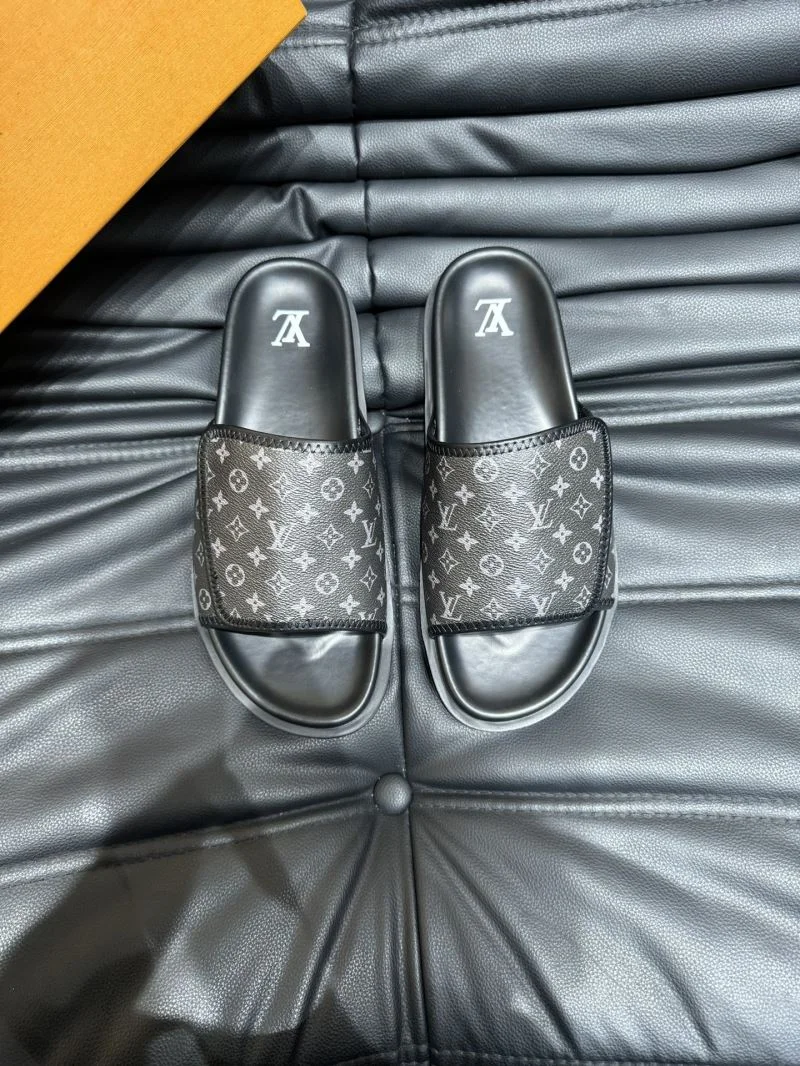 Louis Vuitton Slippers ZipUp 30652
