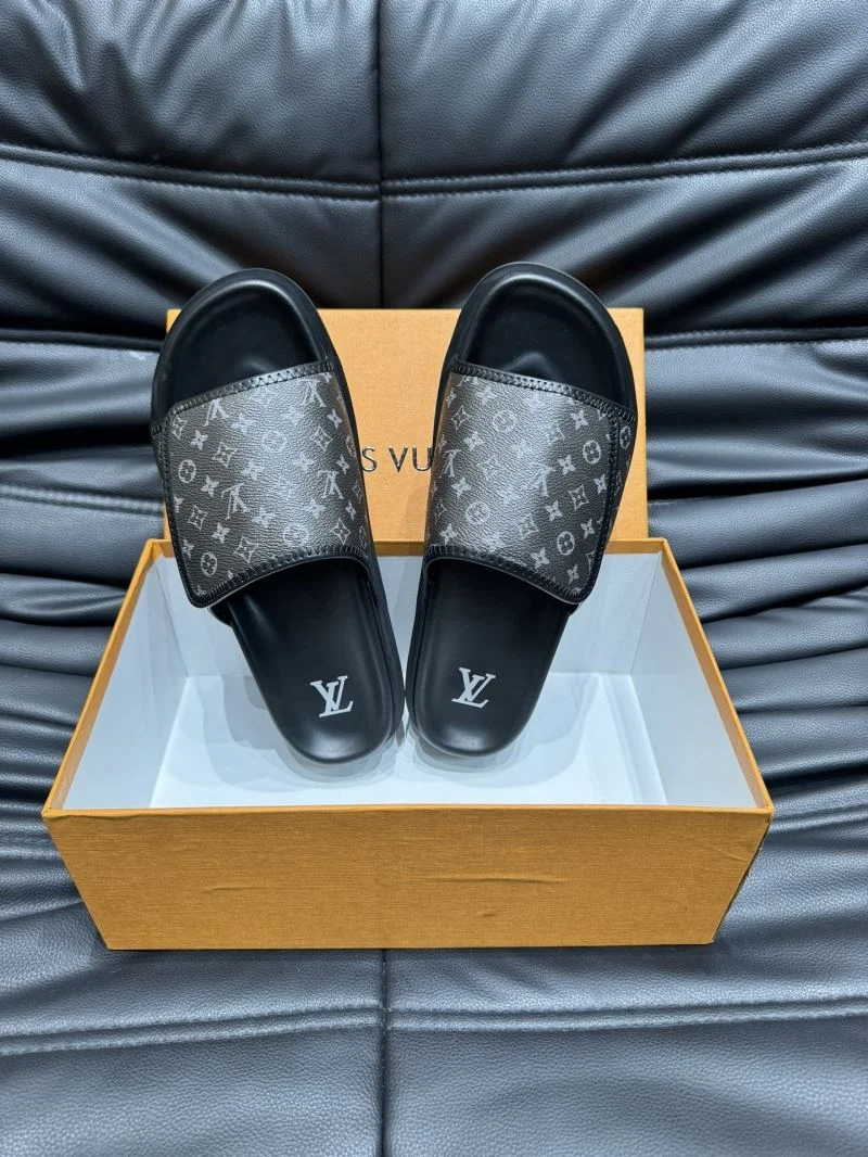 Louis Vuitton Slippers ZipUp 30652