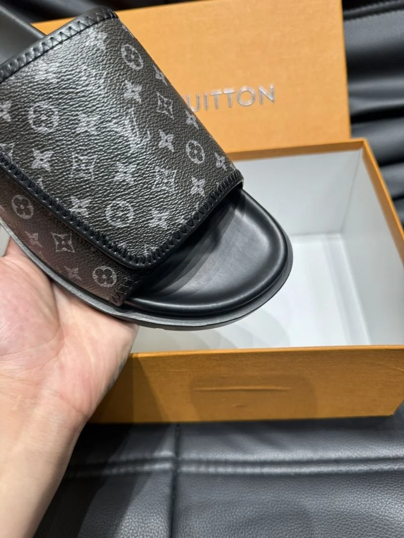 Louis Vuitton Slippers ZipUp 30652