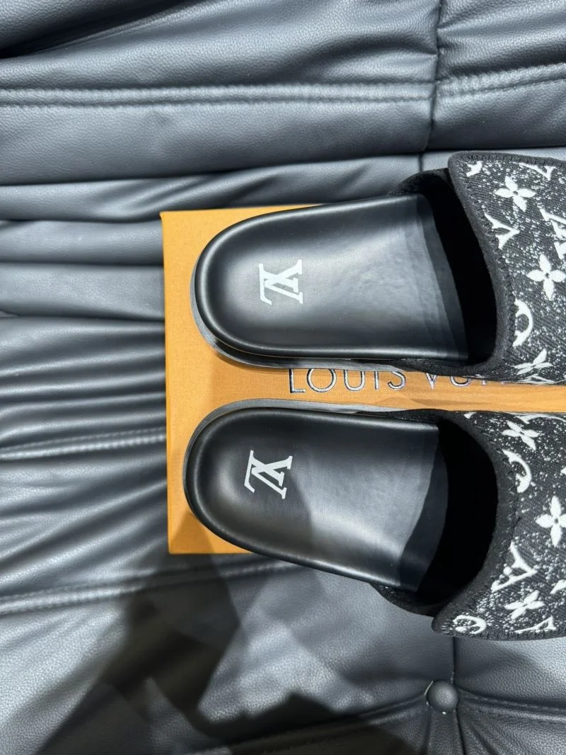 Louis Vuitton Slippers Compact 30639