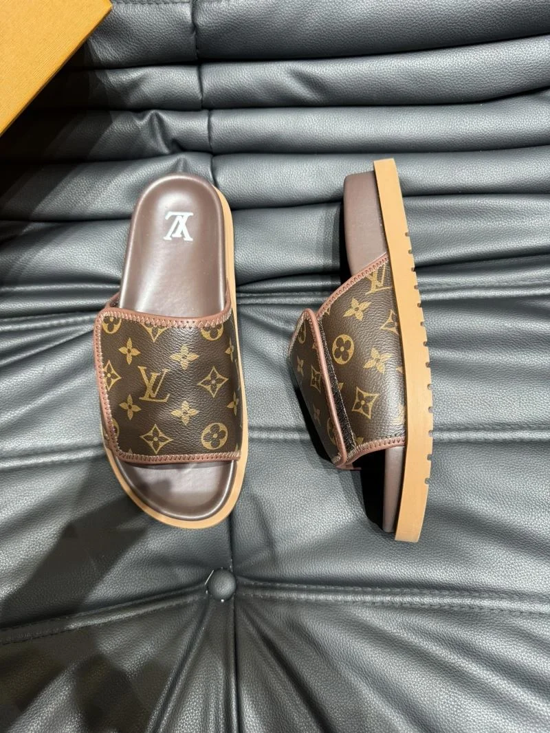 Lightweight Louis Vuitton Slippers 30627