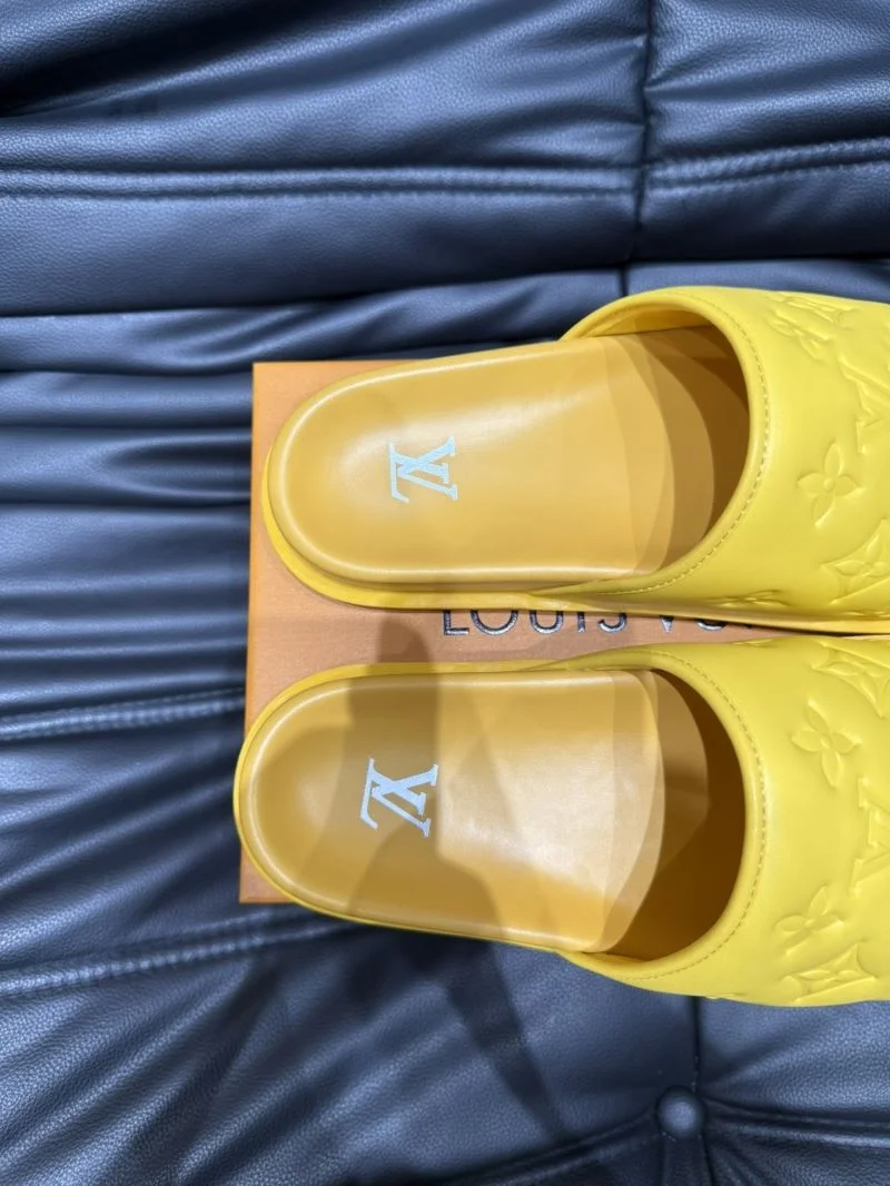 Louis Vuitton Slippers Functional 30633