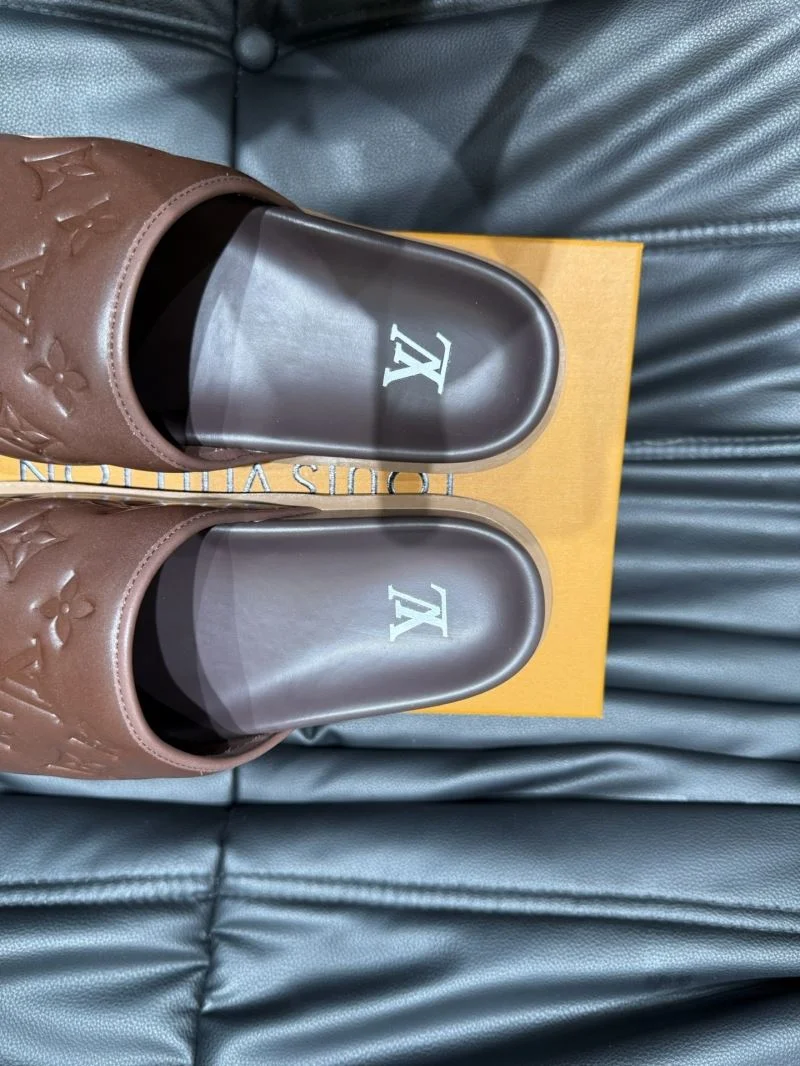 Louis Vuitton Slippers Cozy 30631
