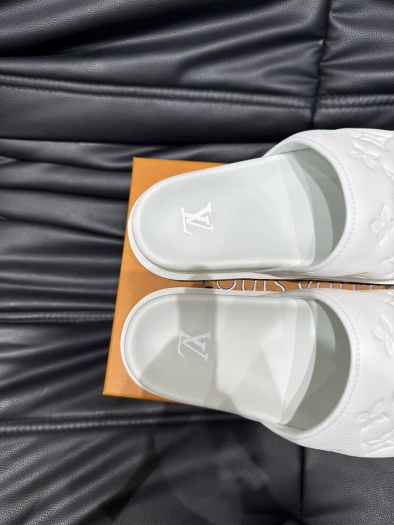 Louis Vuitton Slippers Unique 30641