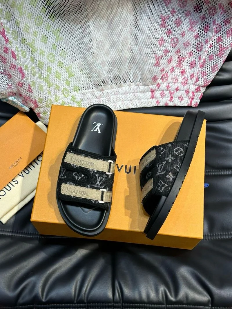 Seasonal Louis Vuitton Slippers 30579
