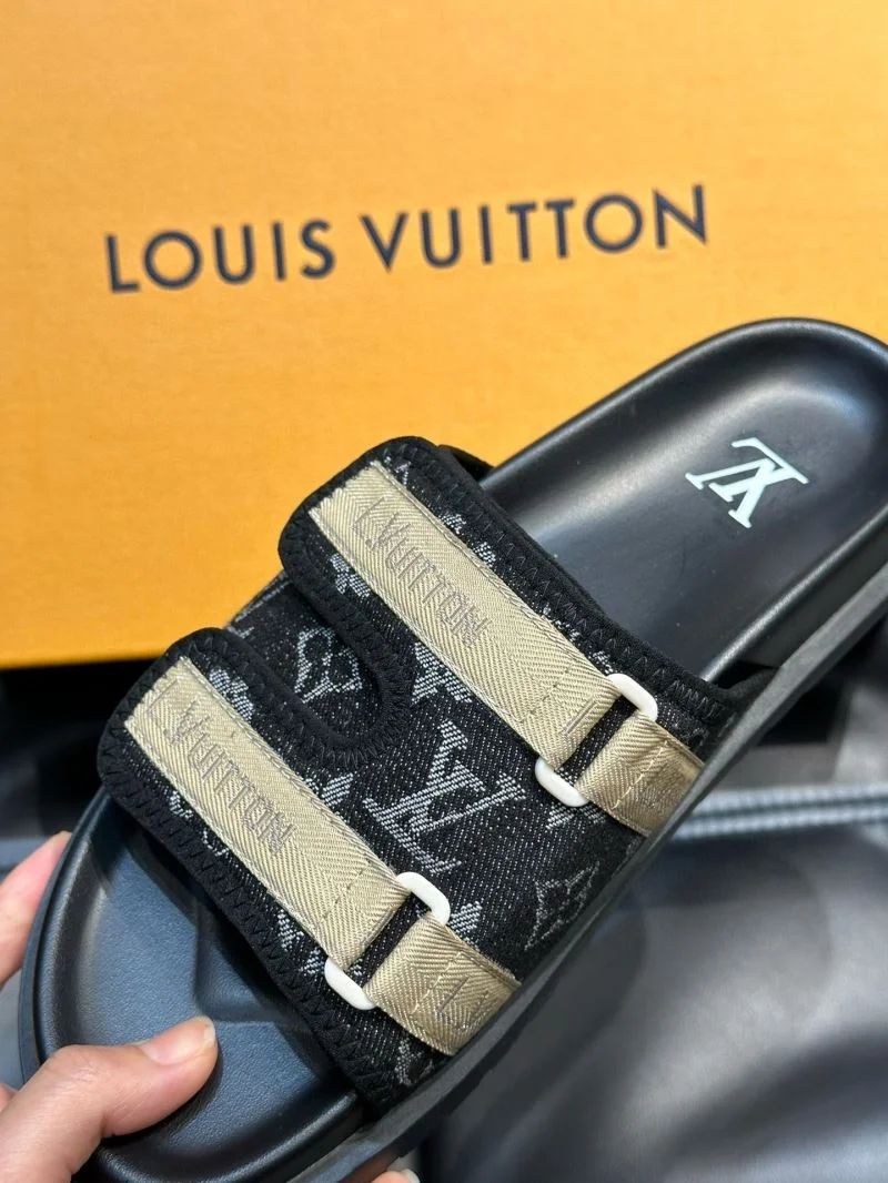 Seasonal Louis Vuitton Slippers 30579