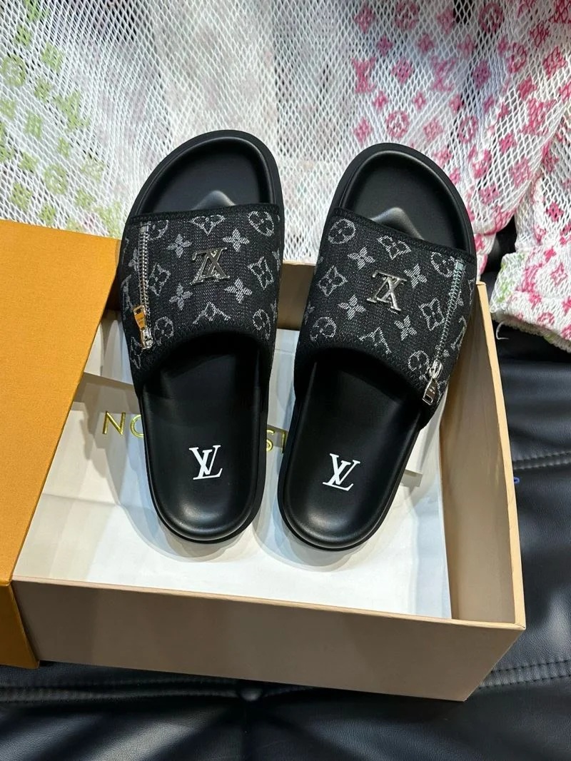 Lightweight Louis Vuitton Slippers 30594