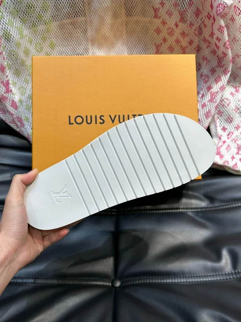Louis Vuitton Slippers Youthful 30601