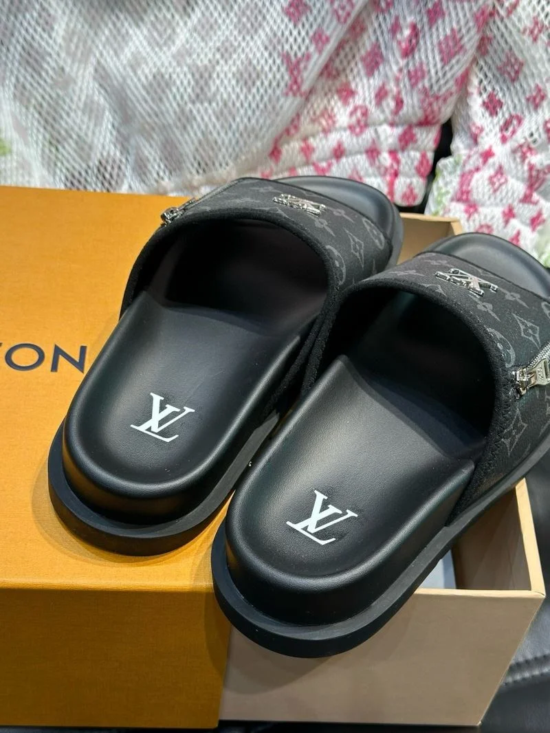 QuickDry Louis Vuitton Slippers 30596