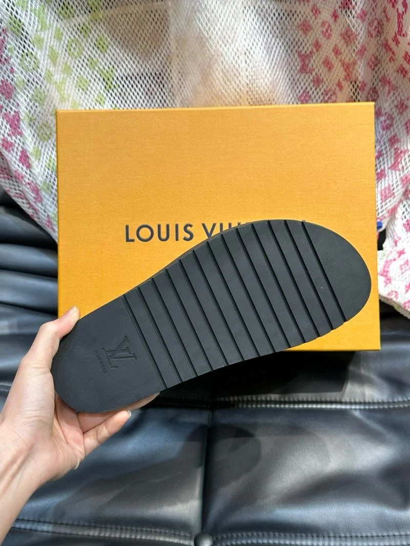 QuickDry Louis Vuitton Slippers 30596
