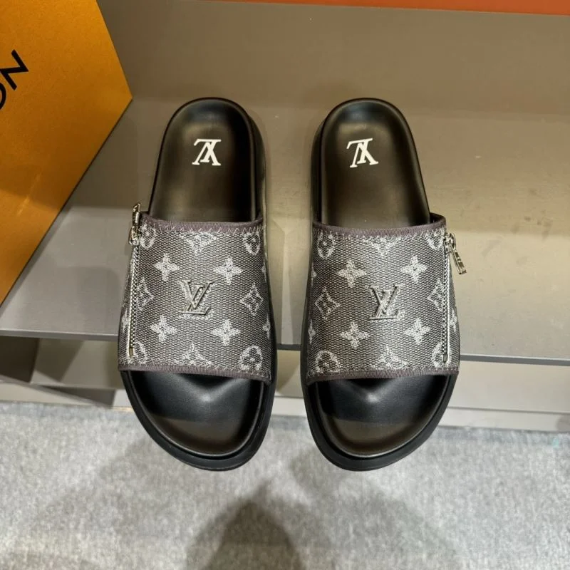 Versatile Louis Vuitton Slippers 30578