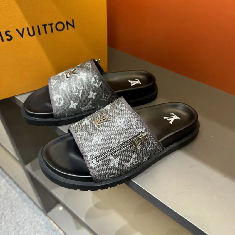 Versatile Louis Vuitton Slippers 30578