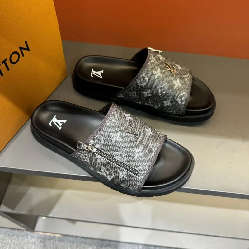 Versatile Louis Vuitton Slippers 30578