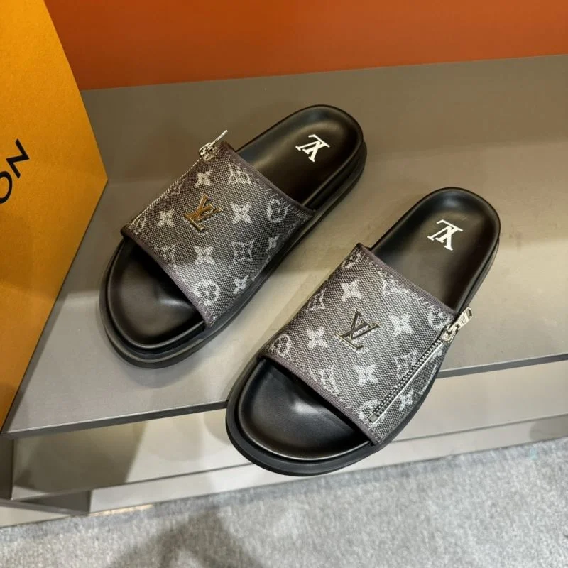 Versatile Louis Vuitton Slippers 30578